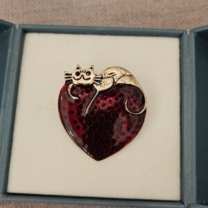 Cat on Stawberry Heart Pin/Pendant
